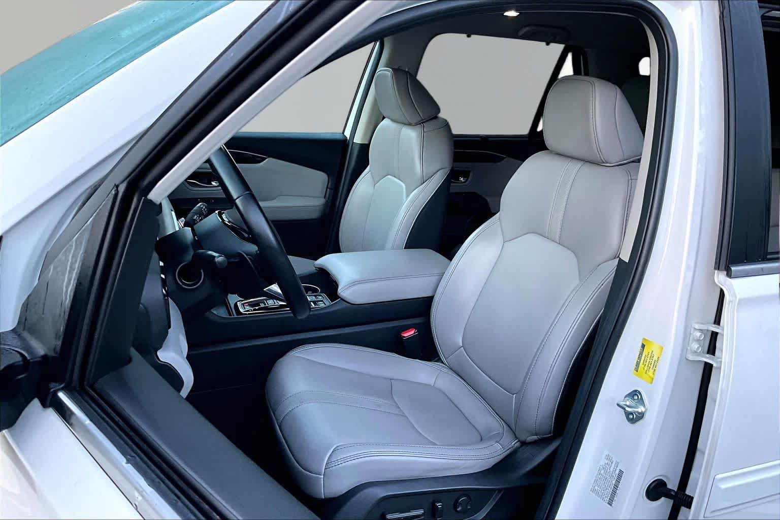 Used 2025 Honda Pilot EX-L image 8