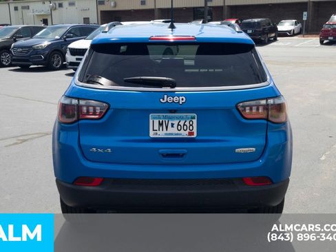 Used 2024 Jeep Compass Latitude AWD/4WD image 6
