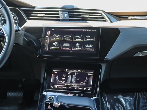 Certified 2024 Audi Q8 e-tron Premium Plus w/ Premium Plus Package AWD/4WD image 15