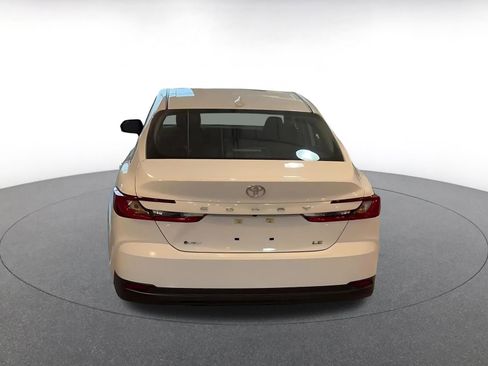 Used 2025 Toyota Camry LE image 12