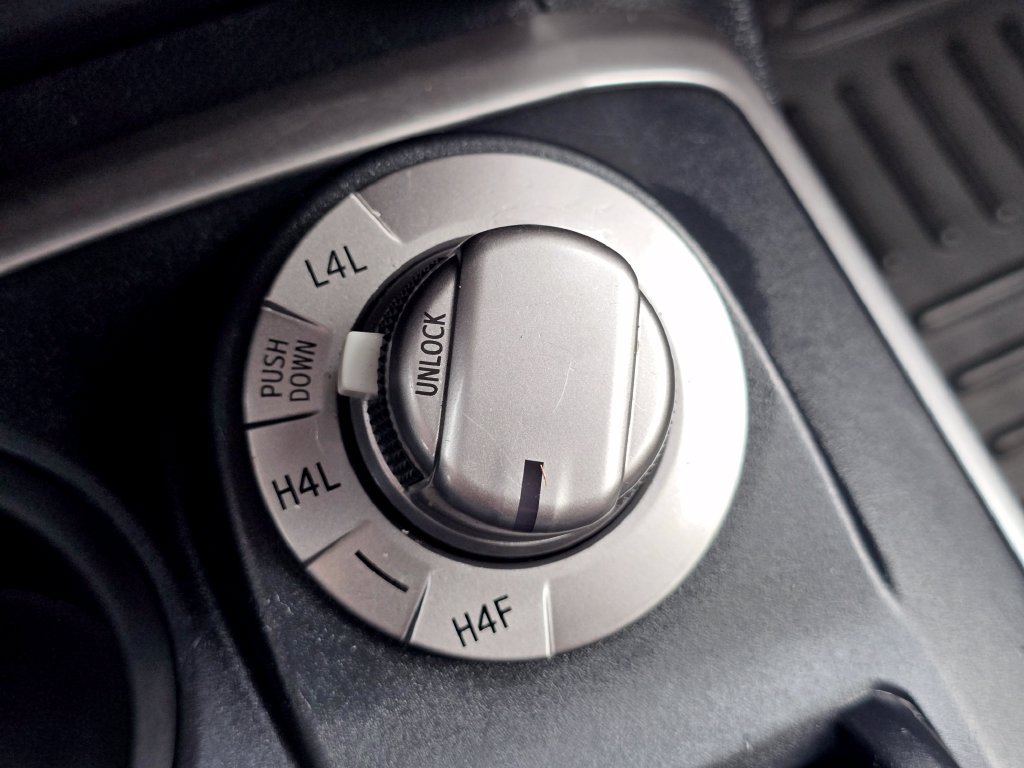 Used 2014 Toyota 4Runner Limited AWD/4WD image 31