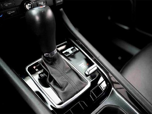 Used 2024 Jeep Compass Latitude image 23