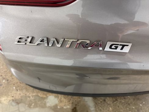 Used 2020 Hyundai Elantra GT FWD image 29