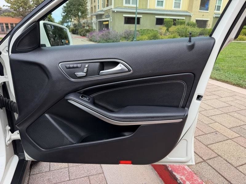 Used 2018 Mercedes-Benz GLA 250 4MATIC image 61