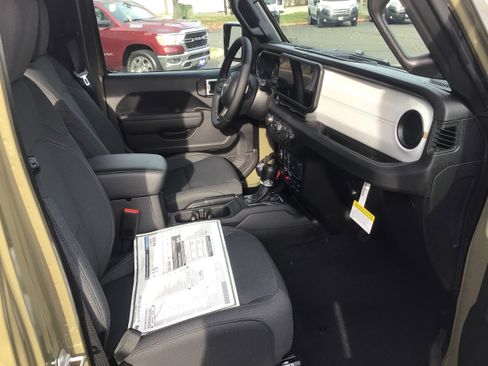 New 2026 Jeep Gladiator Sport image 9