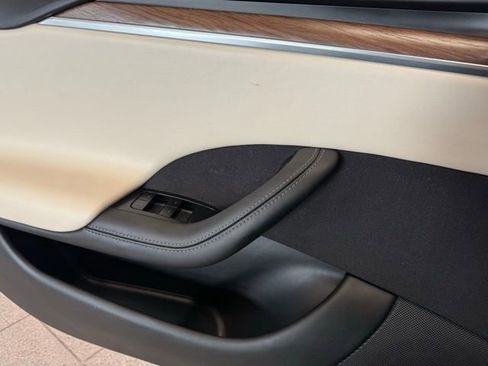 Used 2022 Tesla Model S Standard Range image 19