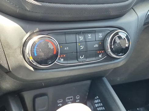 Used 2023 Chevrolet TrailBlazer LT AWD/4WD image 12
