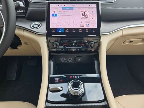 New 2025 Jeep Grand Cherokee L Limited w/ Black Appearance Package image 12