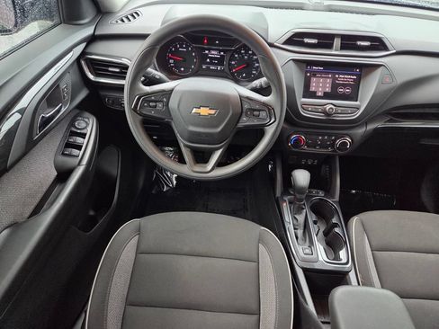 Used 2023 Chevrolet TrailBlazer LT FWD image 7