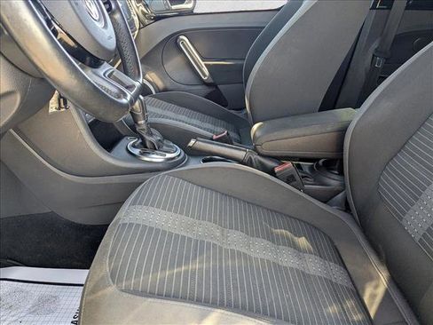 Used 2014 Volkswagen Beetle R-Line image 15