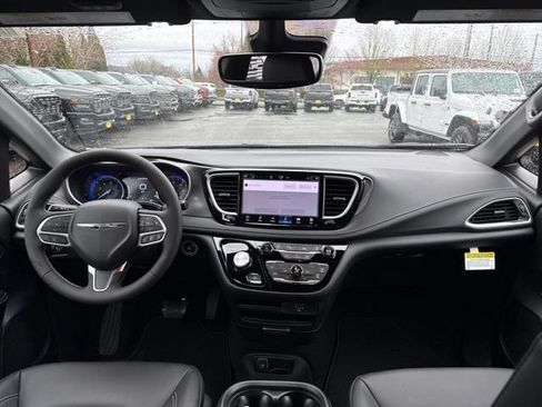 New 2026 Chrysler Pacifica Select AWD/4WD image 10