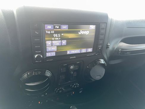 Used 2018 Jeep Wrangler Unlimited Rubicon w/ Dual Top Group image 24