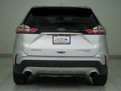 Used 2019 Ford Edge Titanium FWD image 4