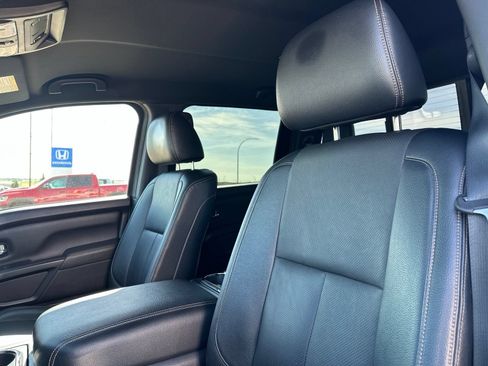 Used 2018 Nissan Titan SL w/ Midnight Edition AWD/4WD image 14