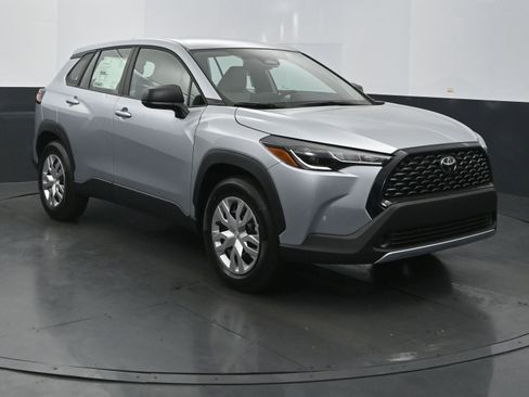 Used 2025 Toyota Corolla Cross L image 7