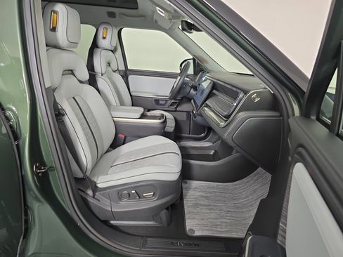 Used 2023 Rivian R1S Adventure image 24