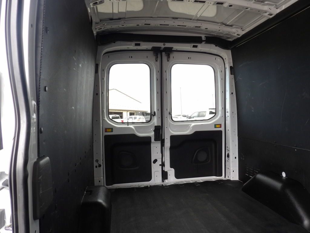 Used 2016 Ford Transit 250 148 Medium Roof RWD image 28
