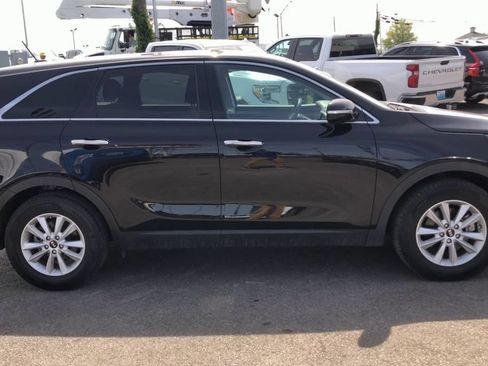 Used 2020 Kia Sorento LX FWD image 8