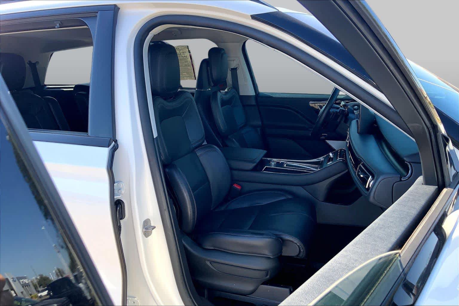Used 2025 Lincoln Aviator Reserve w/ Equipment Group 201A AWD/4WD image 9