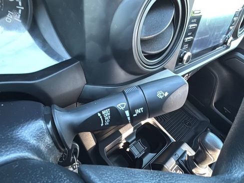 Used 2022 Toyota Tacoma SR image 22