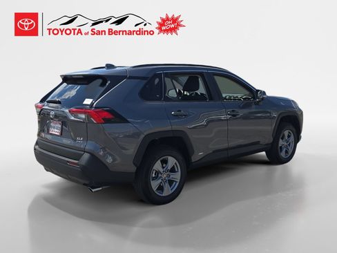 Certified 2025 Toyota RAV4 XLE AWD/4WD image 5