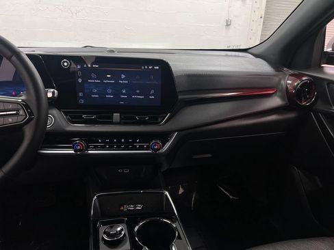 Used 2026 Chevrolet Equinox RS FWD image 17