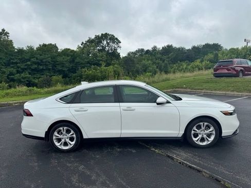 Used 2025 Honda Accord LX image 2