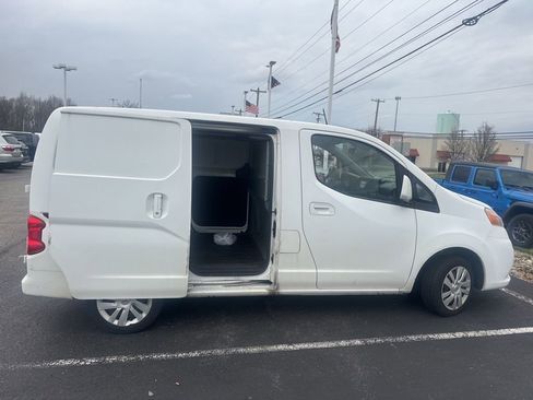 Used 2013 Nissan NV200 SV w/ Technology Pkg FWD image 9