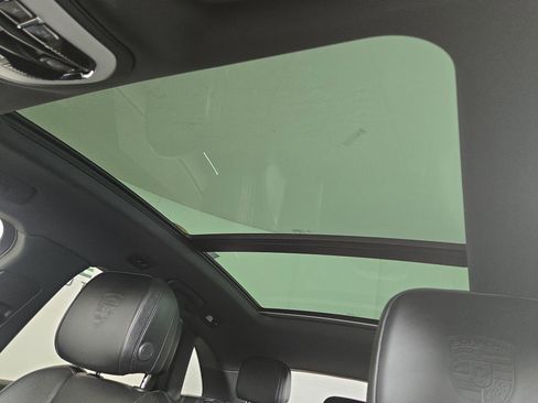 Used 2022 Porsche Macan image 22