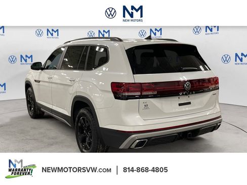 New 2026 Volkswagen Atlas Peak Edition image 3