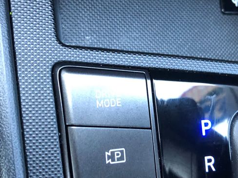 Certified 2025 Hyundai Elantra Sport image 17