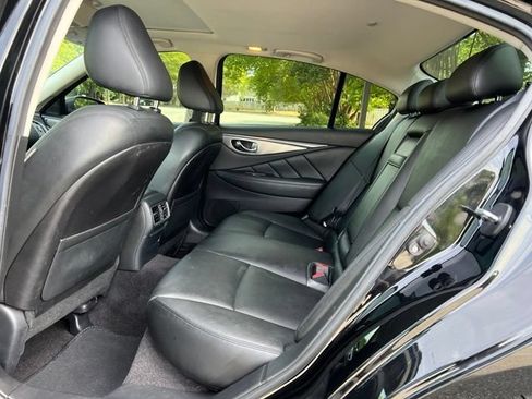 Used 2017 INFINITI Q50 2.0t w/ Moonroof Package RWD image 16