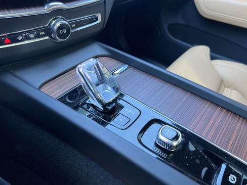 Used 2023 Volvo XC60 B5 Ultimate w/ Climate Package image 26