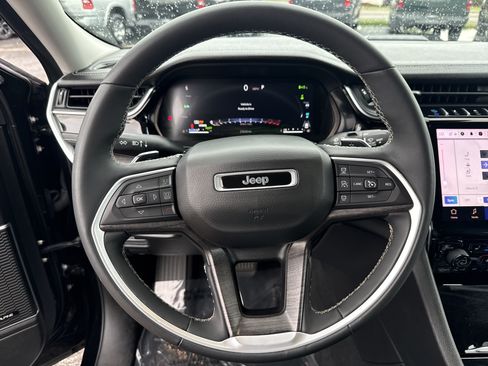 Used 2024 Jeep Grand Cherokee Limited 4xe AWD/4WD image 17