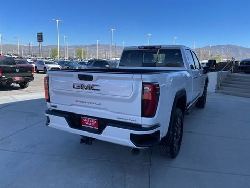 Used 2025 GMC Sierra 3500 Denali Ultimate image 6