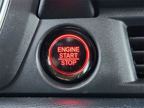 Used 2023 Honda Pilot Touring image 21