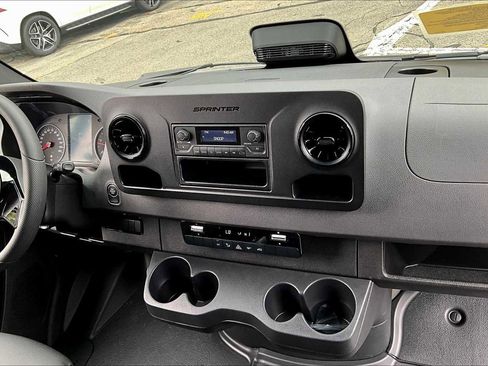 New 2025 Mercedes-Benz Sprinter 2500 image 8