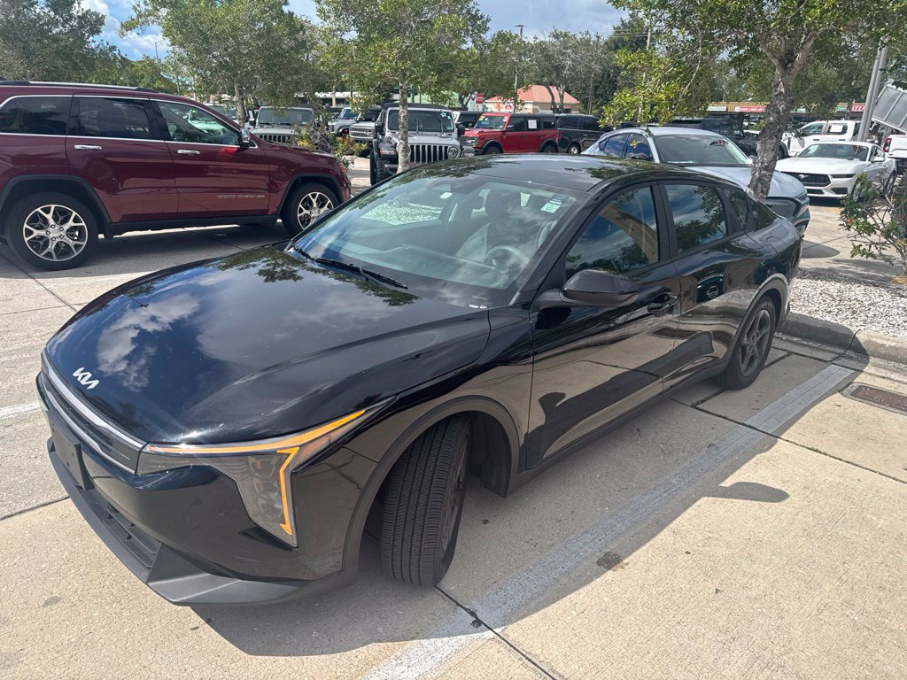 Used 2025 Kia K4 FWD image 2