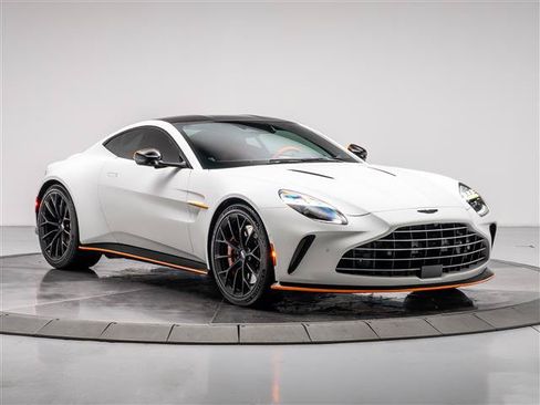 Used 2025 Aston Martin V8 Vantage Coupe RWD image 1