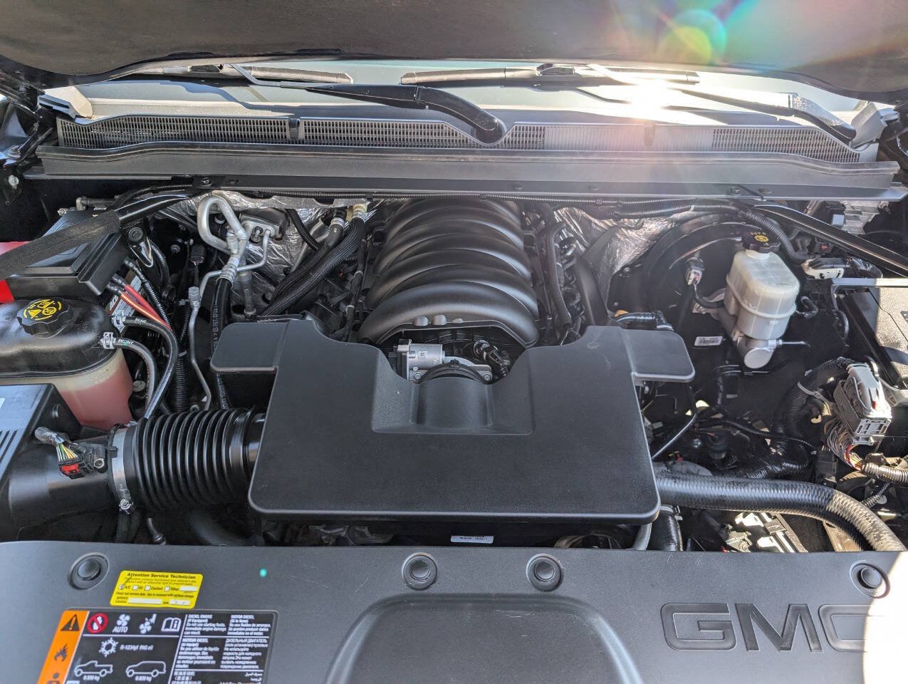 Used 2017 GMC Yukon Denali AWD/4WD image 9