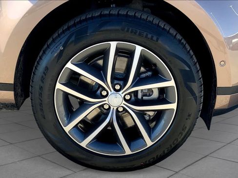 Used 2025 Land Rover Range Rover Evoque S image 11