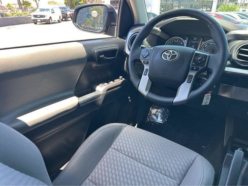 Used 2021 Toyota Tacoma SR5 RWD image 19