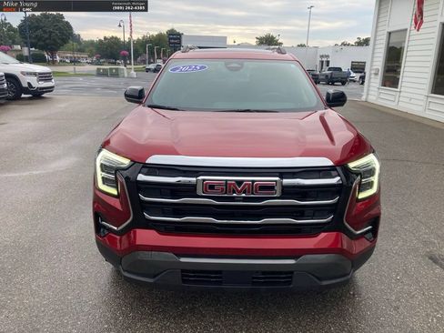 Used 2025 GMC Terrain Elevation w/ Elevation Premium Package AWD/4WD image 2