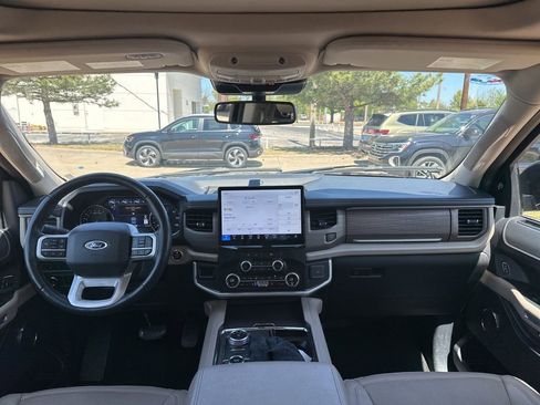 Used 2024 Ford Expedition Max Limited image 16