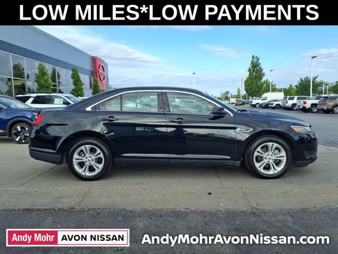 Used 2018 Ford Taurus SE FWD image 8