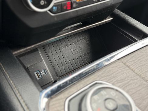 Used 2020 Ford Expedition Limited image 26