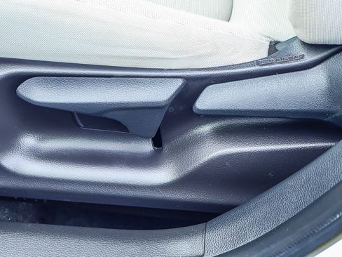 Used 2022 Toyota Corolla LE FWD image 10