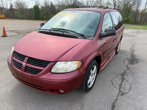 Used 2005 Dodge Grand Caravan SXT image 7