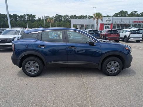 Used 2025 Nissan Kicks S w/ Charging Package FWD image 2