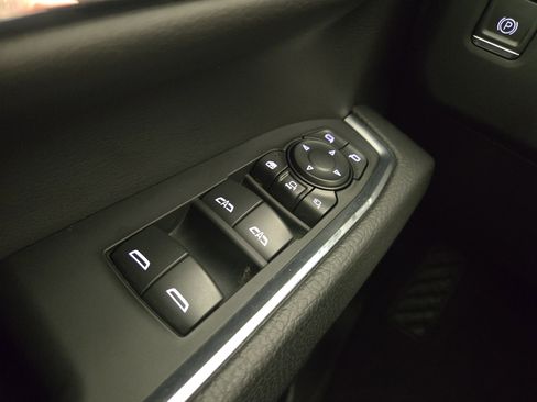 Used 2024 GMC Sierra 2500 Denali w/ Technology Package image 32